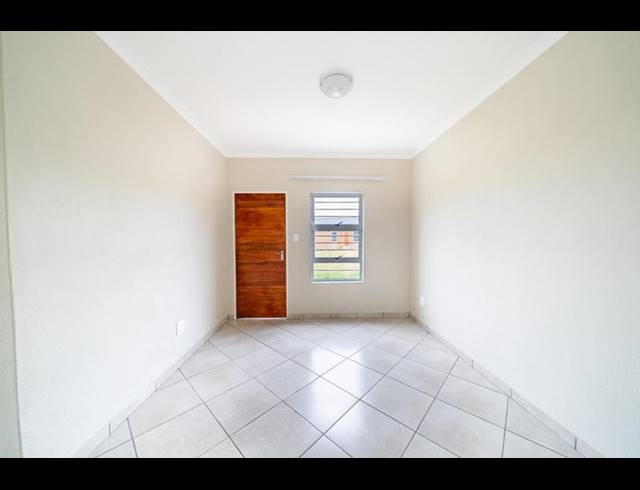 2 BEDROOM HOUSE FOR SALE IN LENASIA SOUTH